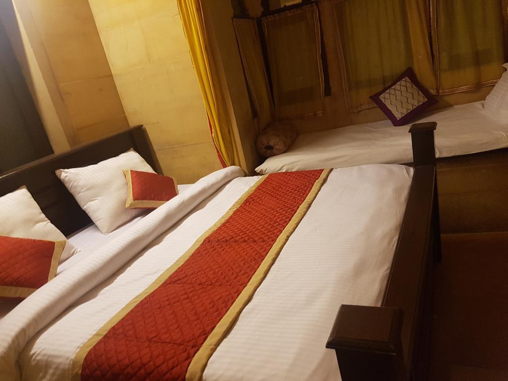 Hotel Fotiya Jaisalmer Bagian luar foto