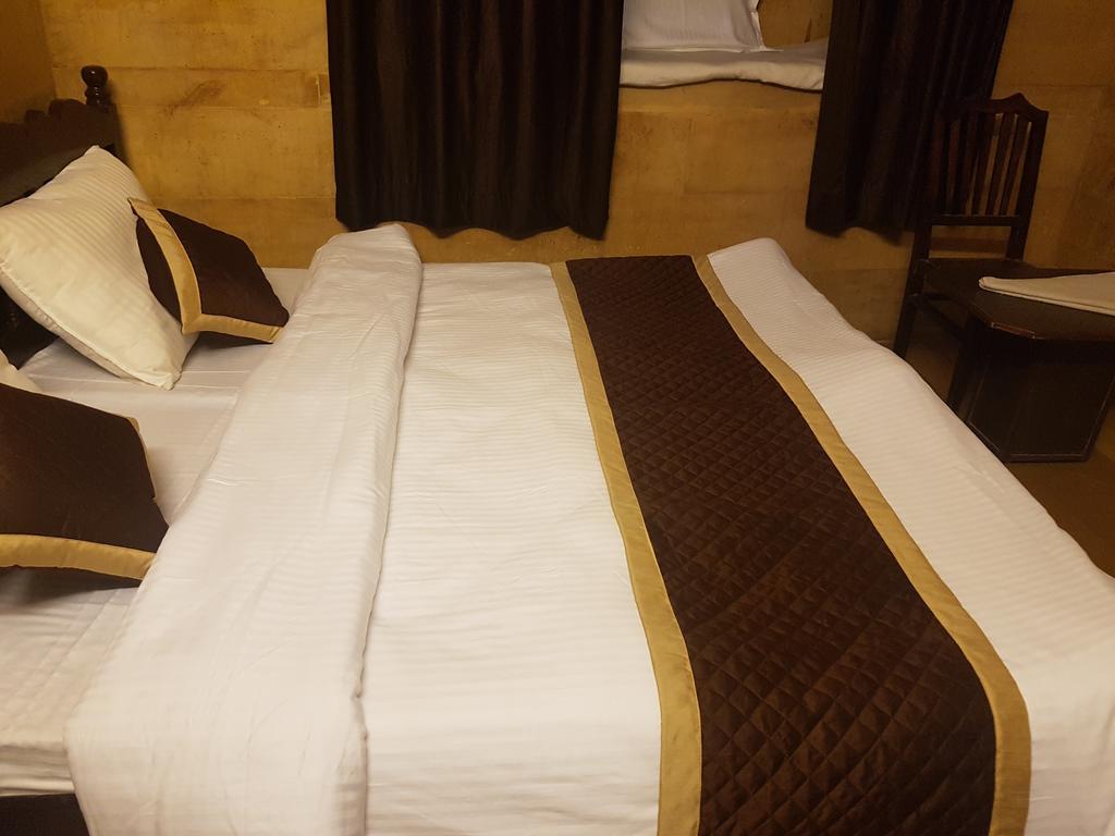 Hotel Fotiya Jaisalmer Bagian luar foto