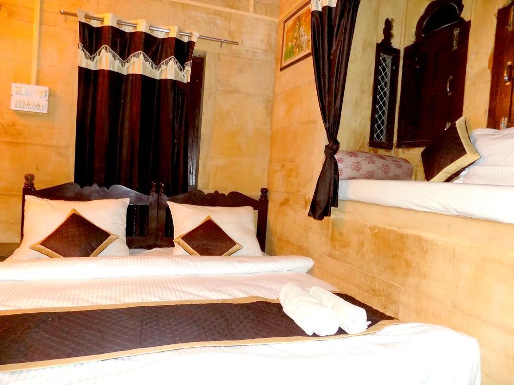 Hotel Fotiya Jaisalmer Bagian luar foto