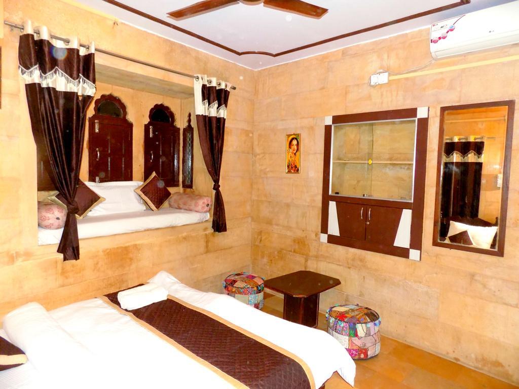 Hotel Fotiya Jaisalmer Bagian luar foto