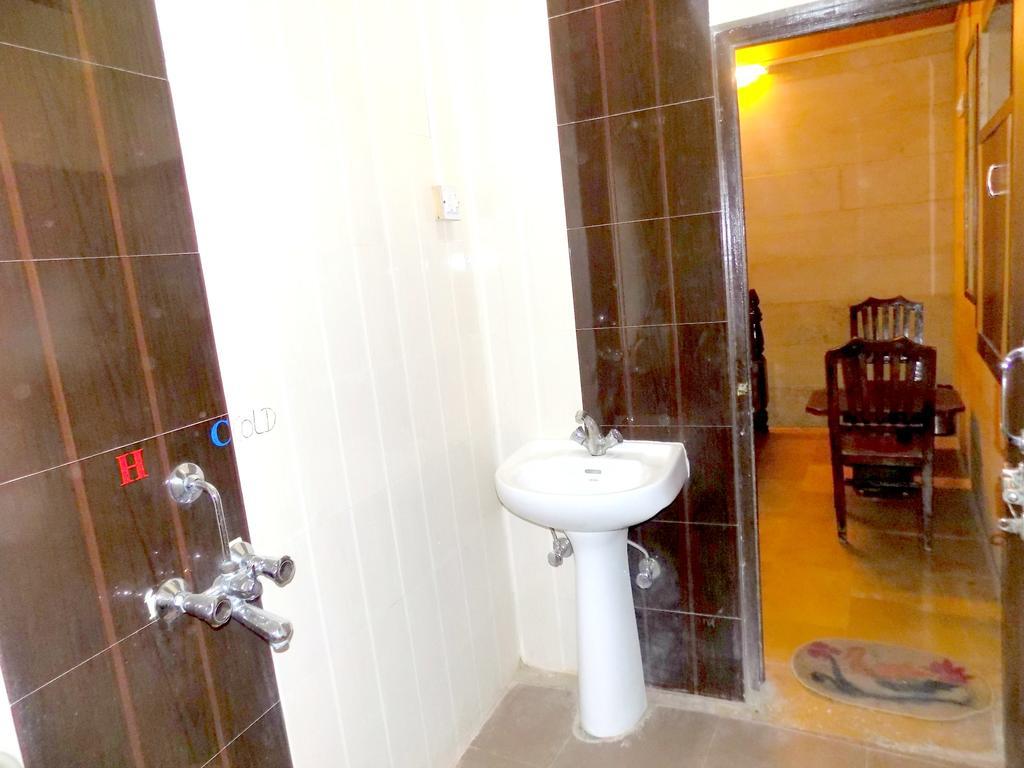 Hotel Fotiya Jaisalmer Bagian luar foto