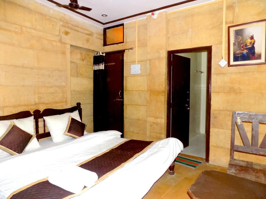 Hotel Fotiya Jaisalmer Bagian luar foto