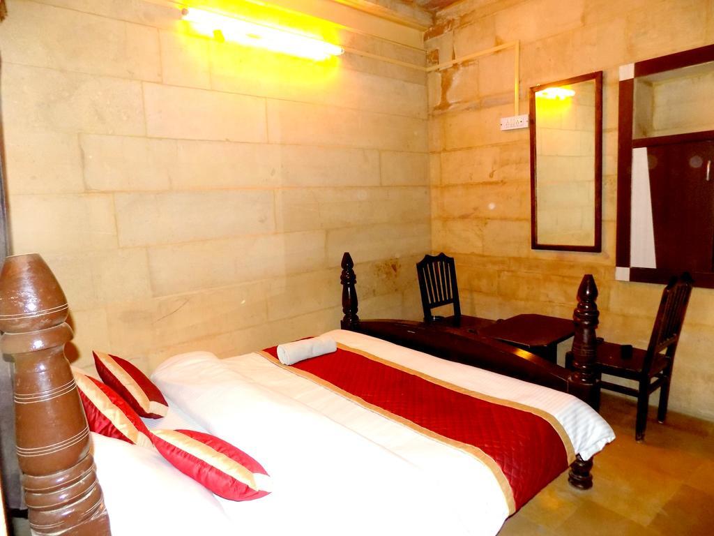 Hotel Fotiya Jaisalmer Bagian luar foto