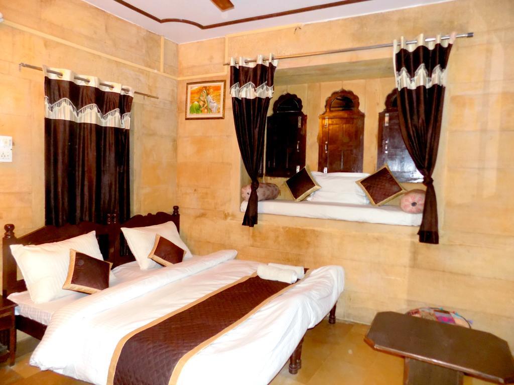 Hotel Fotiya Jaisalmer Bagian luar foto