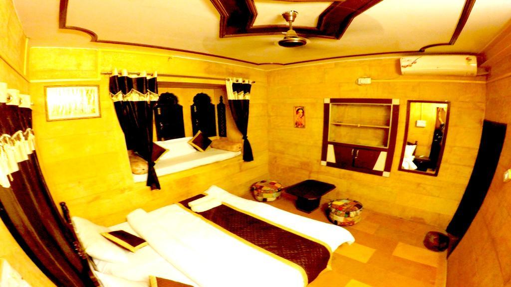 Hotel Fotiya Jaisalmer Bagian luar foto