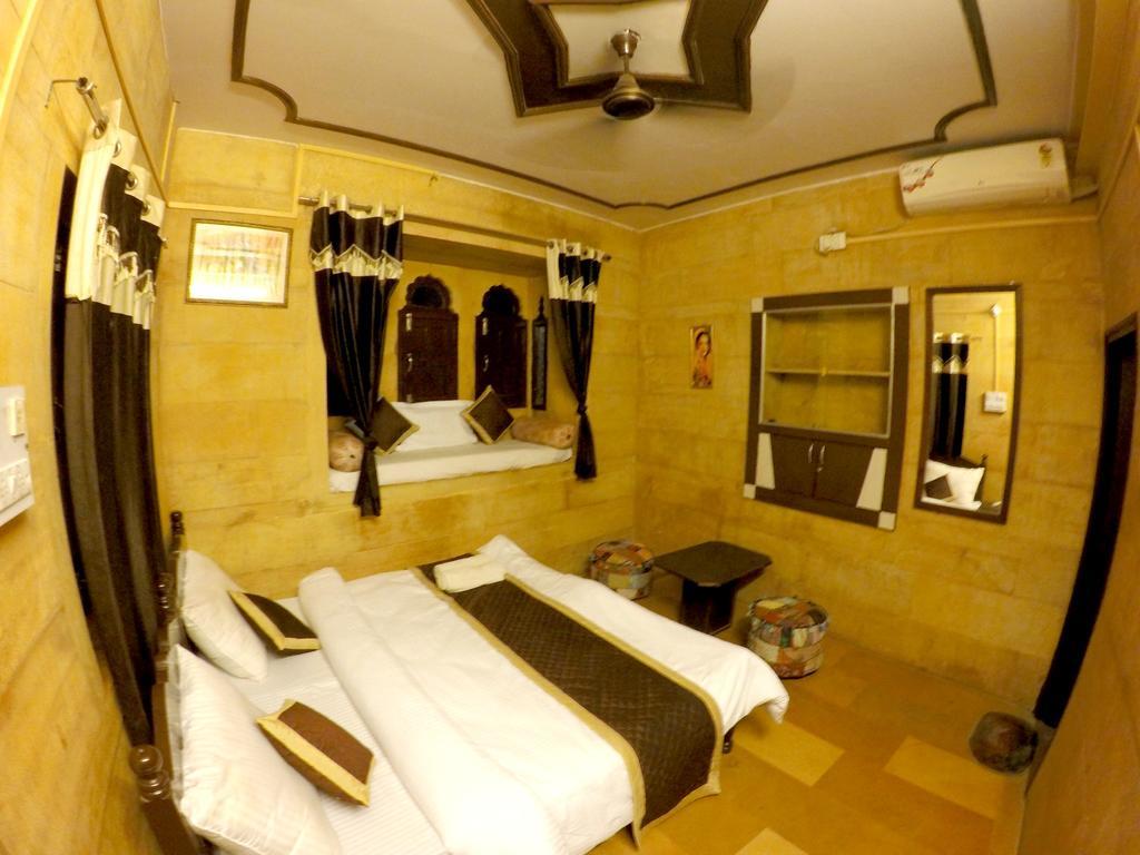 Hotel Fotiya Jaisalmer Bagian luar foto