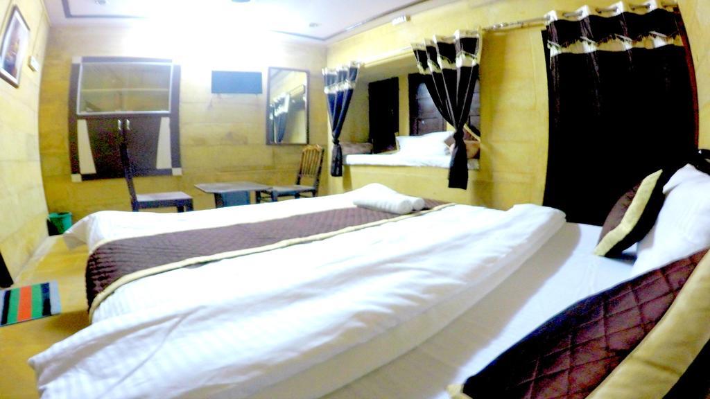 Hotel Fotiya Jaisalmer Bagian luar foto