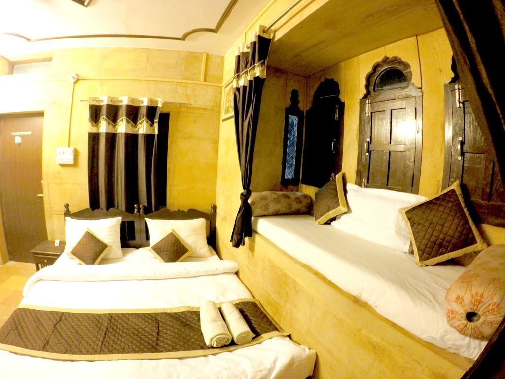 Hotel Fotiya Jaisalmer Bagian luar foto