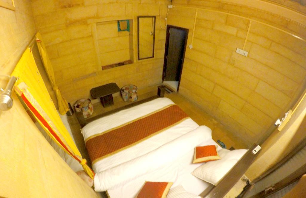 Hotel Fotiya Jaisalmer Bagian luar foto
