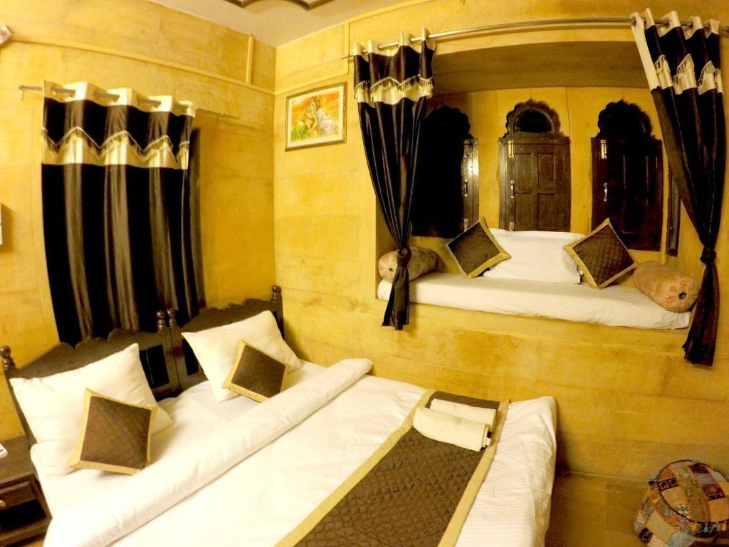 Hotel Fotiya Jaisalmer Bagian luar foto