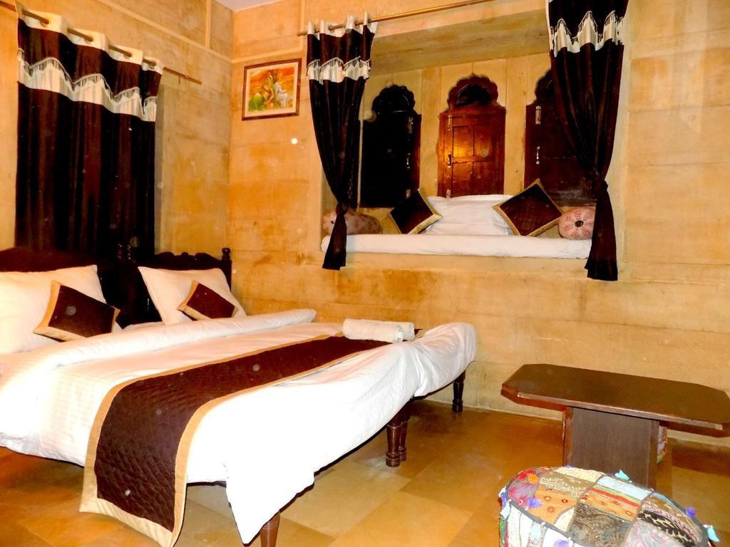 Hotel Fotiya Jaisalmer Bagian luar foto