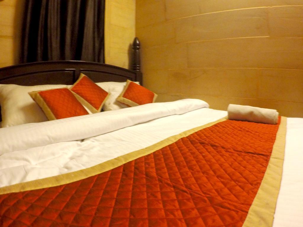 Hotel Fotiya Jaisalmer Bagian luar foto