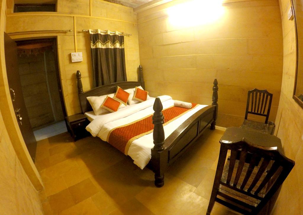 Hotel Fotiya Jaisalmer Bagian luar foto