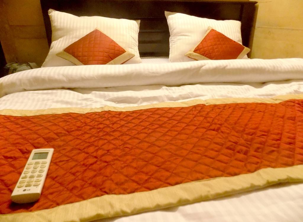 Hotel Fotiya Jaisalmer Bagian luar foto