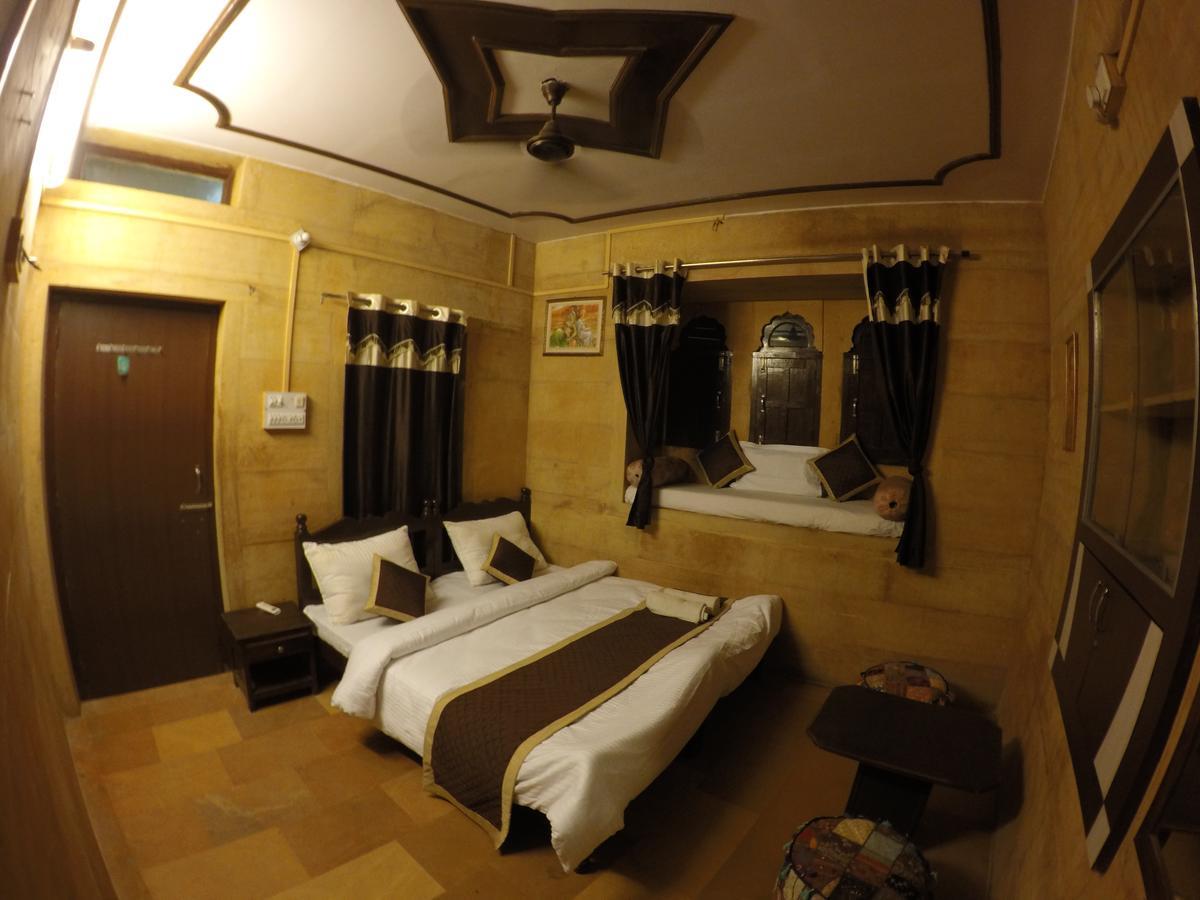 Hotel Fotiya Jaisalmer Bagian luar foto