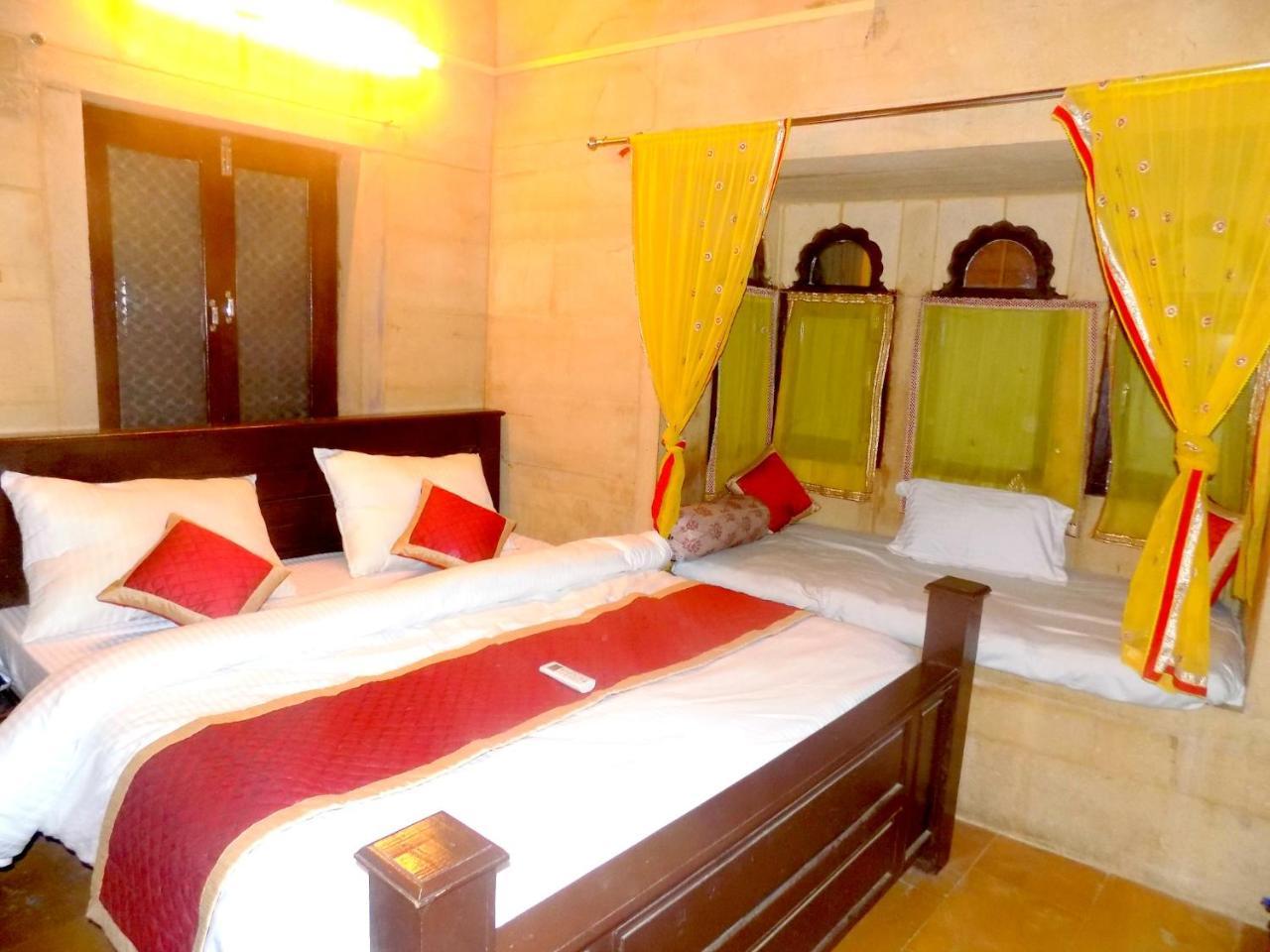 Hotel Fotiya Jaisalmer Bagian luar foto